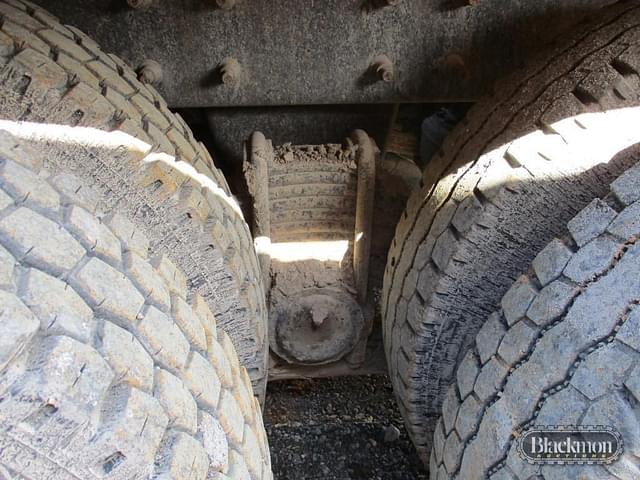 Image of Mack Granite equipment image 1