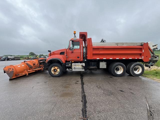 Image of Mack Granite equipment image 1