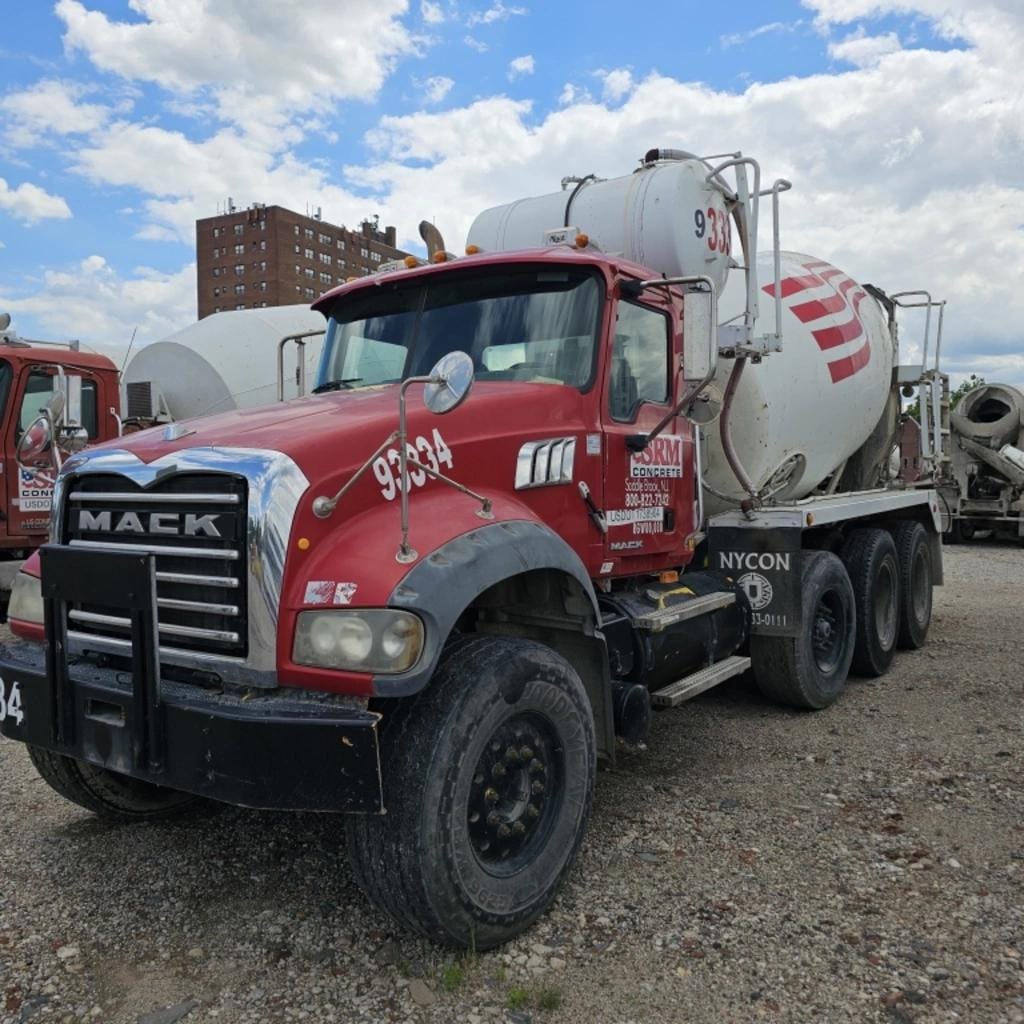 Main image Mack GU713