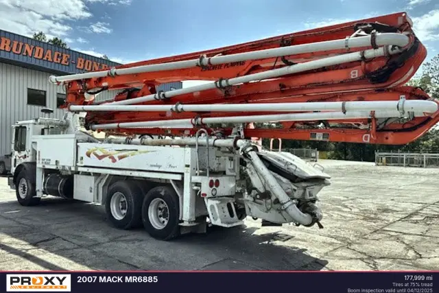 Image of Mack MR688S equipment image 3