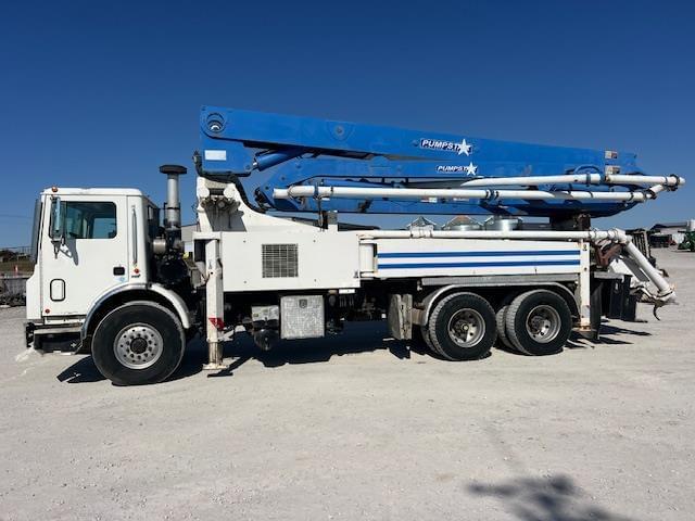 Image of Mack MR688S equipment image 2