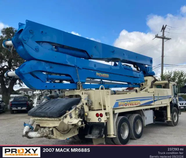 Image of Mack MR688S equipment image 1