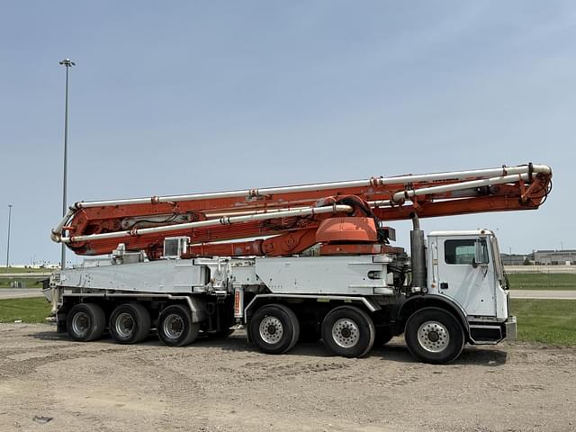 Image of Mack MR688S equipment image 3