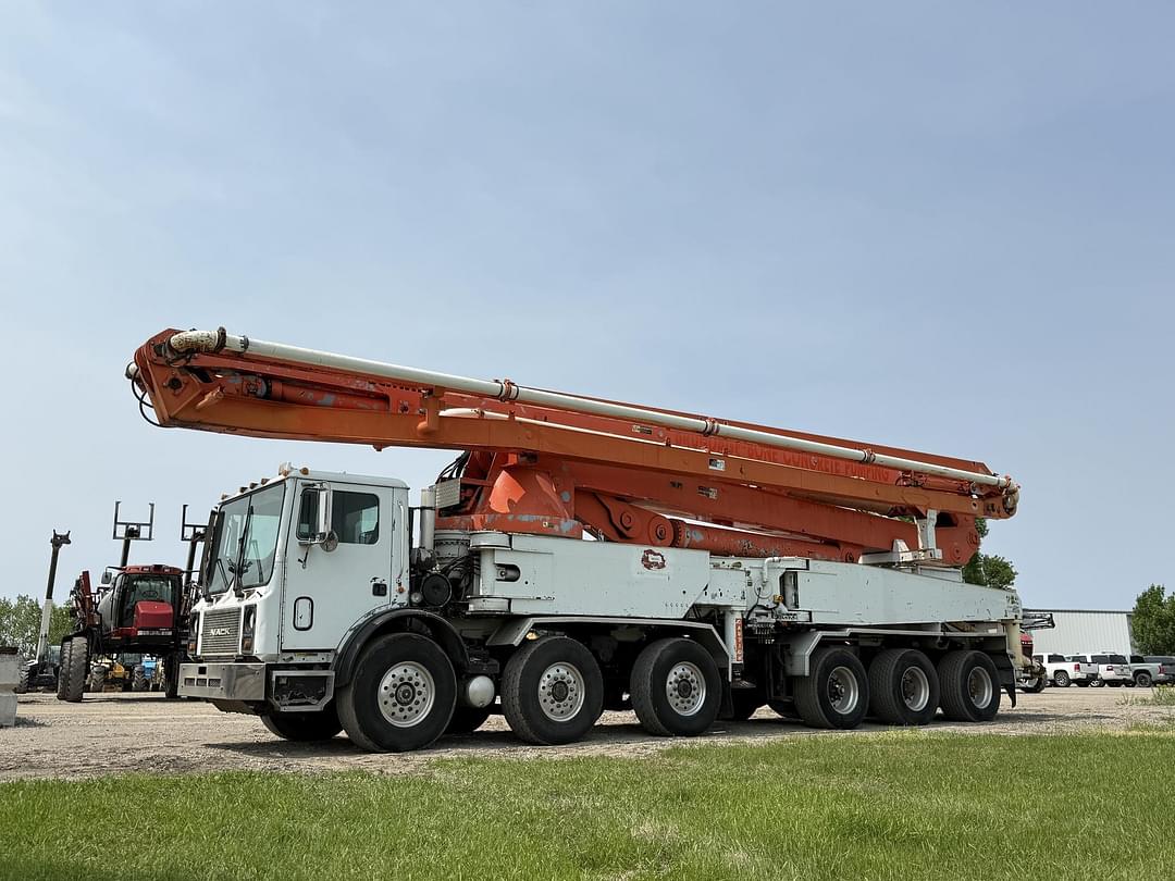 Image of Mack MR688S Primary image