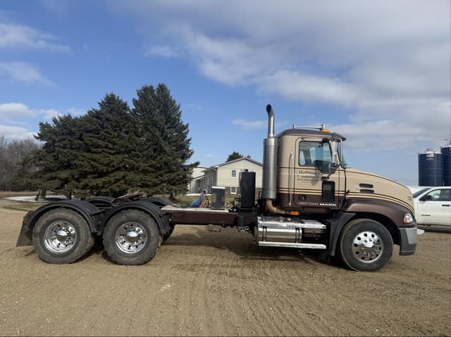 Image of Mack CXP613 equipment image 3
