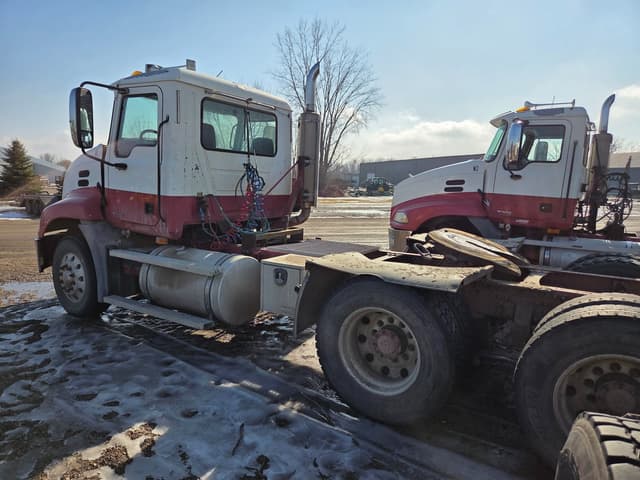 Image of Mack Vision equipment image 2