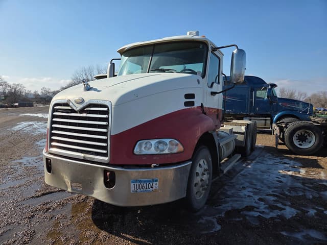 Image of Mack Vision equipment image 1