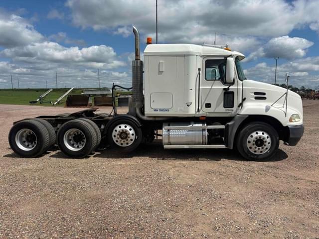 Image of Mack CXN613 equipment image 4