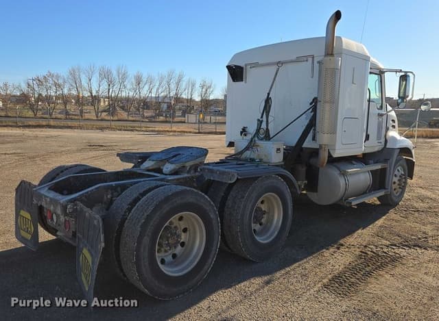 Image of Mack CXN613 equipment image 4