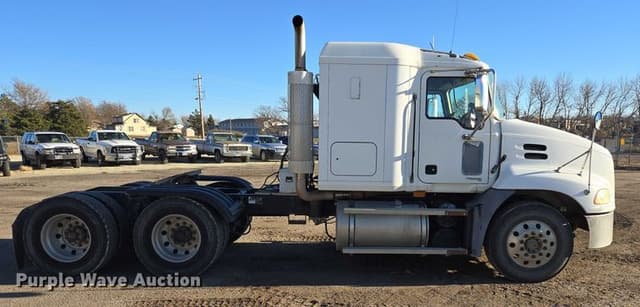 Image of Mack CXN613 equipment image 3