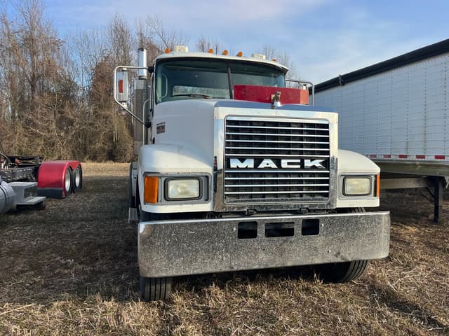 Image of Mack CHN613 equipment image 4