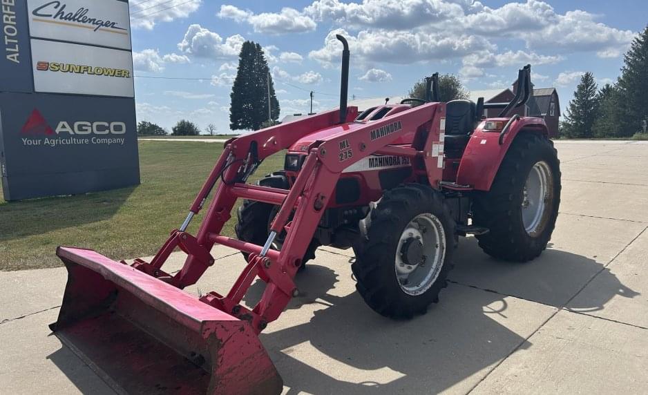 Image of Mahindra 7520 Primary image