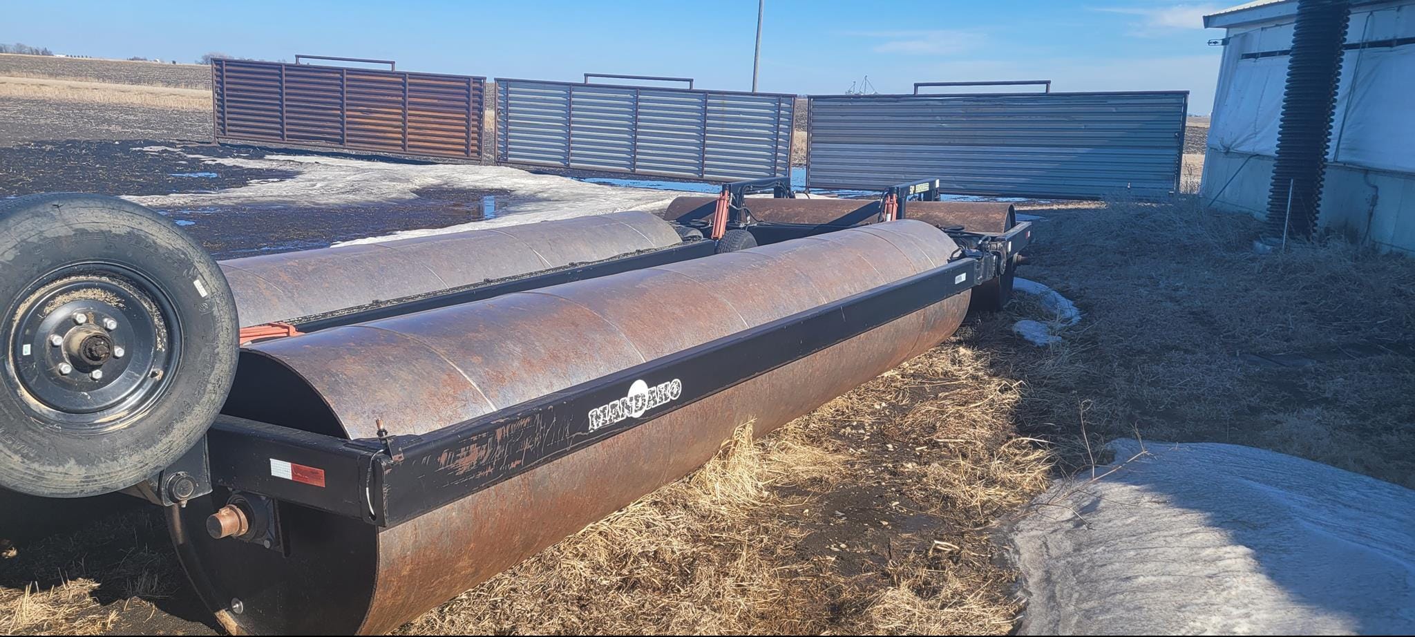 2007 Mandako LR5842 Equipment Image0