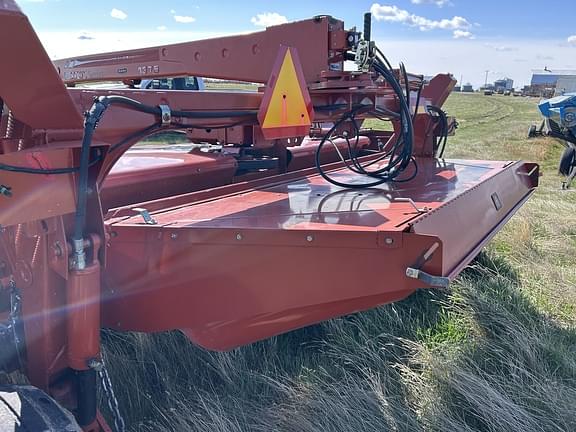 Image of Massey Ferguson 1375 equipment image 1