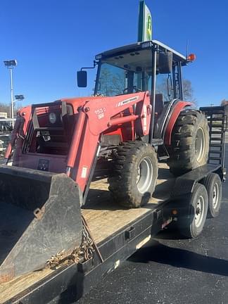 Image of Massey Ferguson 1560 Primary image