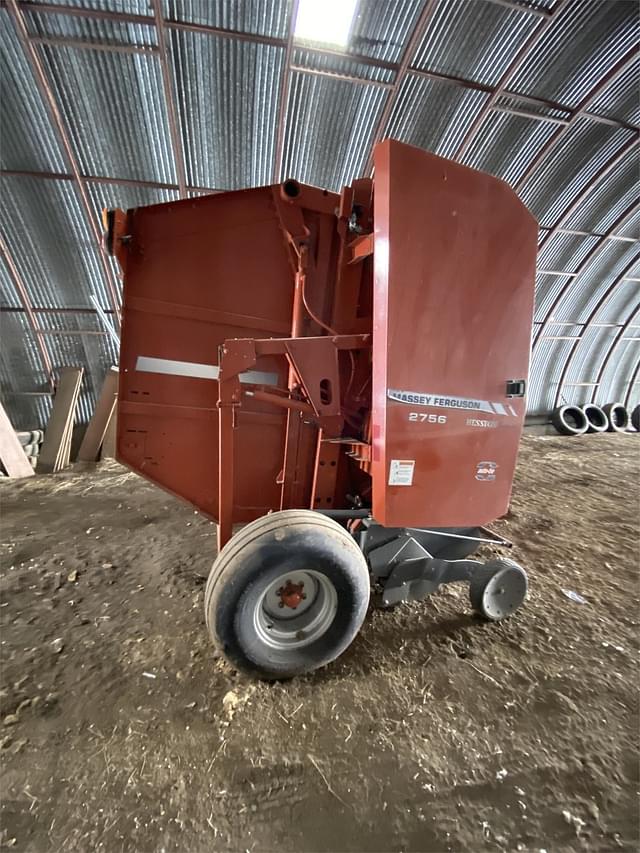 Image of Massey Ferguson 2756 equipment image 2