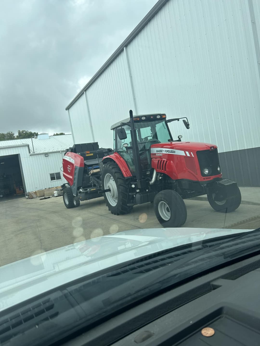 Image of Massey Ferguson 6490 Image 1