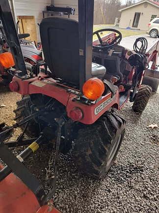 Image of Massey Ferguson GC2300 equipment image 2