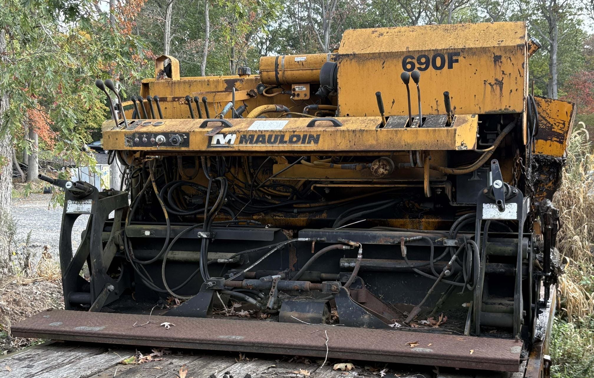 2007 Mauldin 690F Equipment Image0