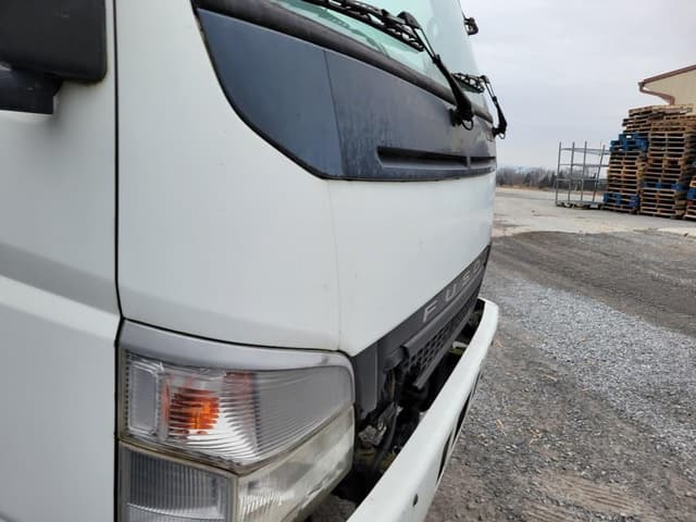 Image of Mitsubishi Fuso FE180 equipment image 3