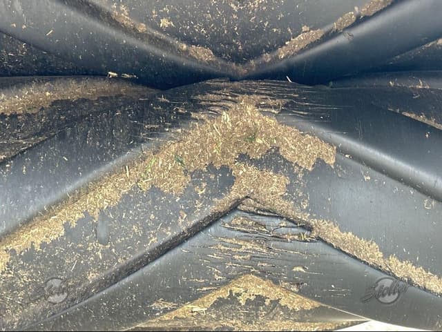 Image of New Holland 1409 equipment image 4