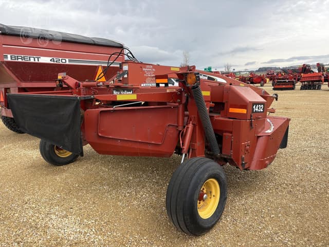 Image of New Holland 1432 equipment image 2