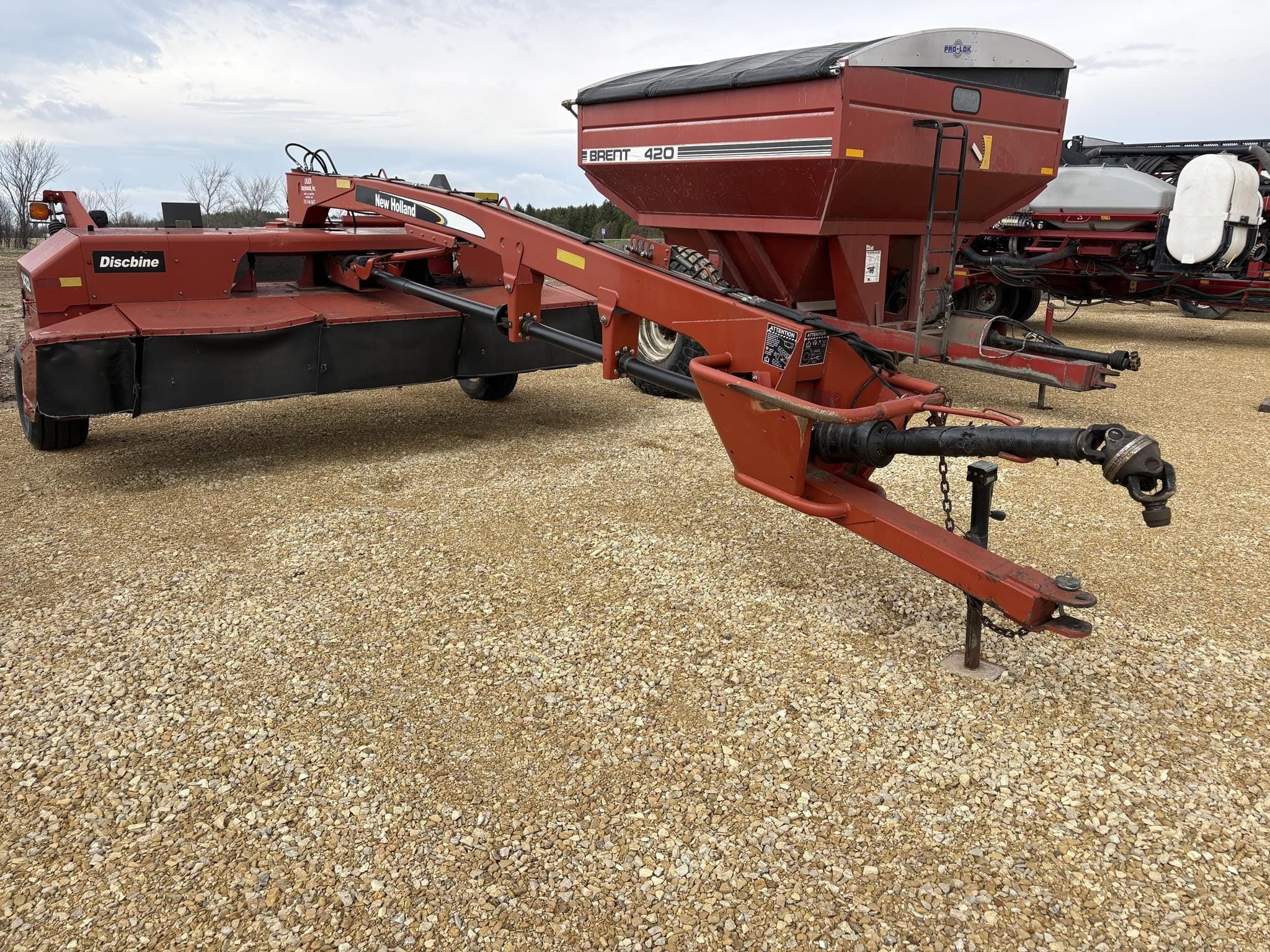 2007 New Holland 1432 Equipment Image0