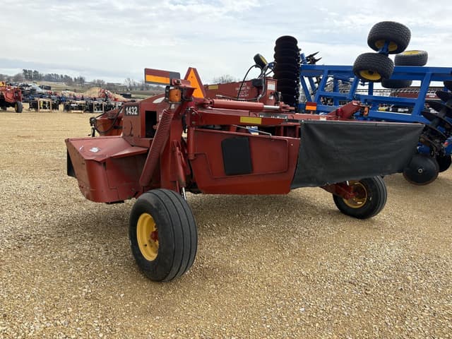 Image of New Holland 1432 equipment image 4