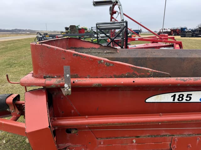 Image of New Holland 185 equipment image 3