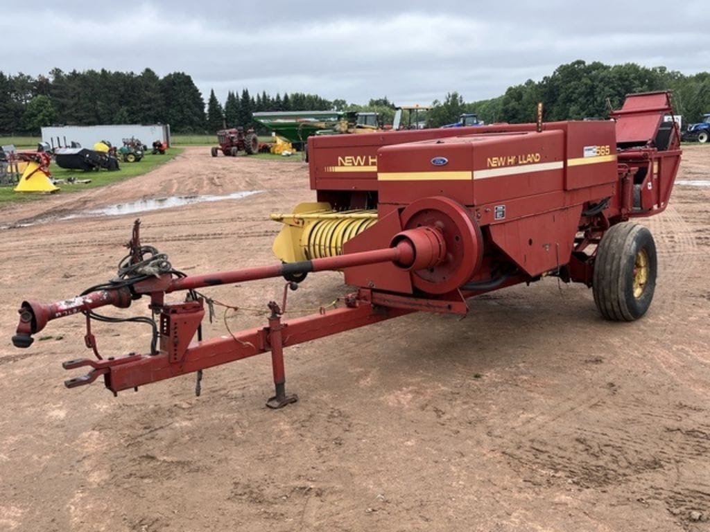 2007 New Holland 565 Equipment Image0