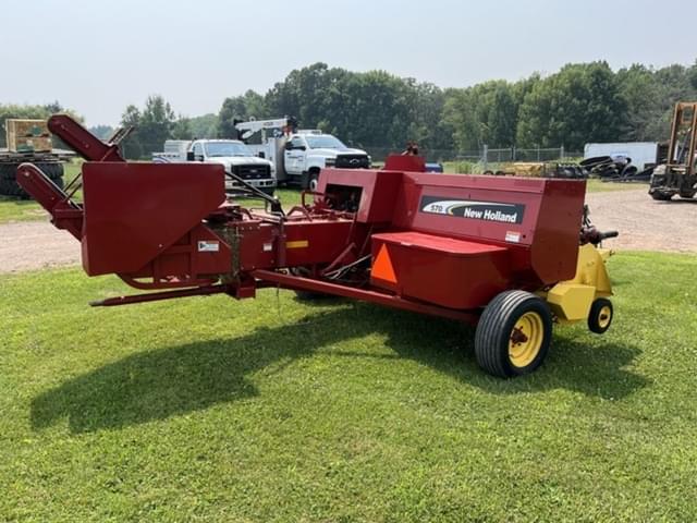 Image of New Holland 570 equipment image 4