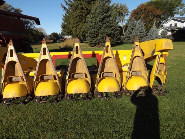 Image of New Holland 98C equipment image 2