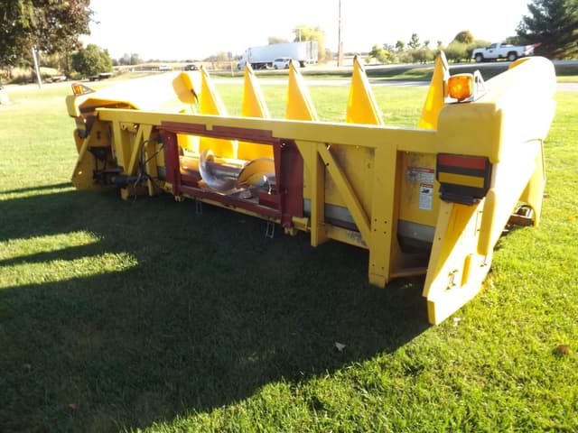 Image of New Holland 98C equipment image 4