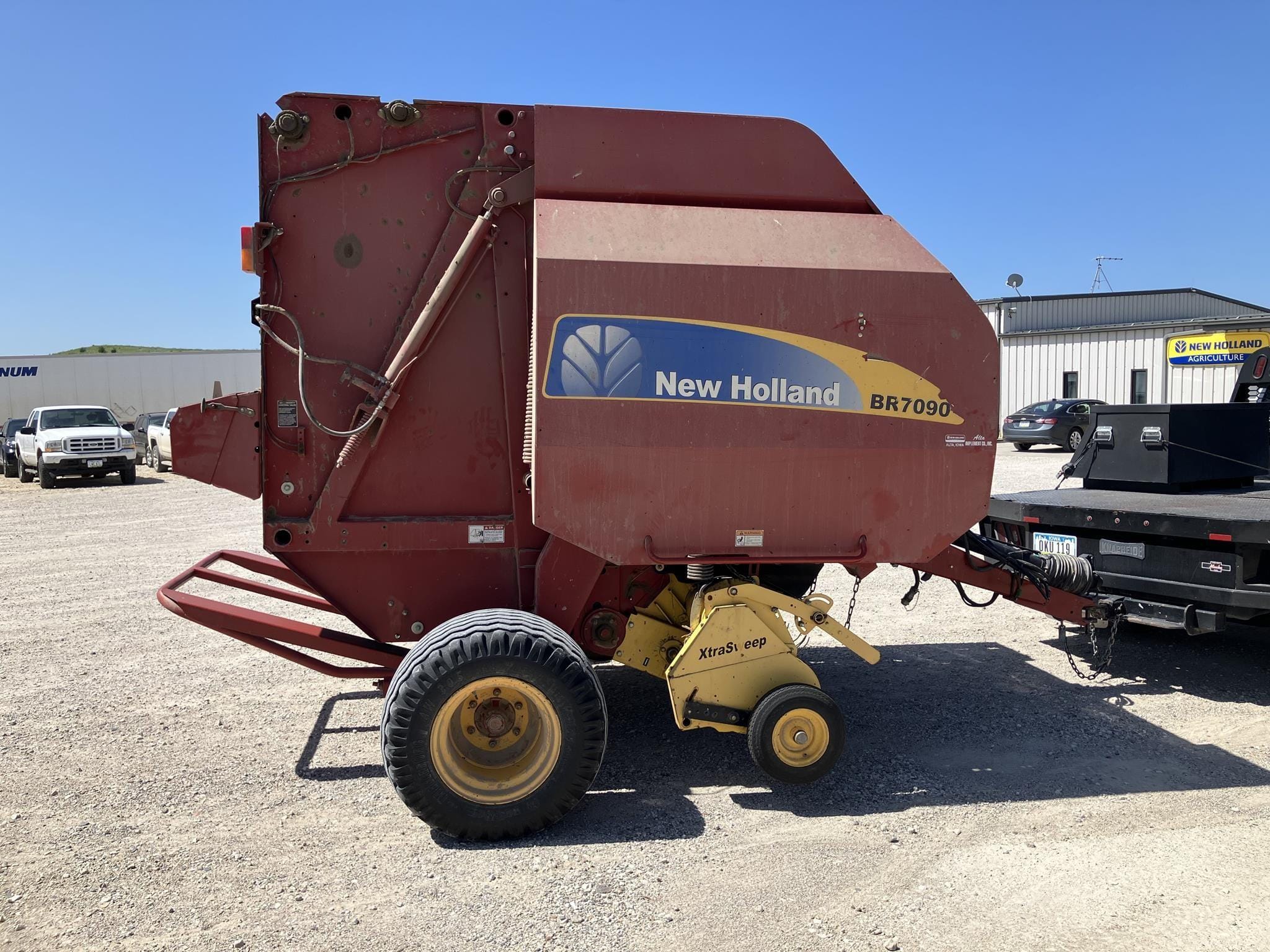2007 New Holland BR7090 Equipment Image0