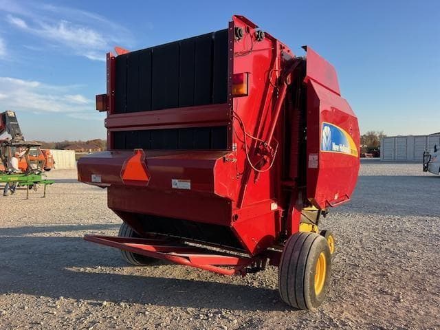 Image of New Holland BR7090 equipment image 3