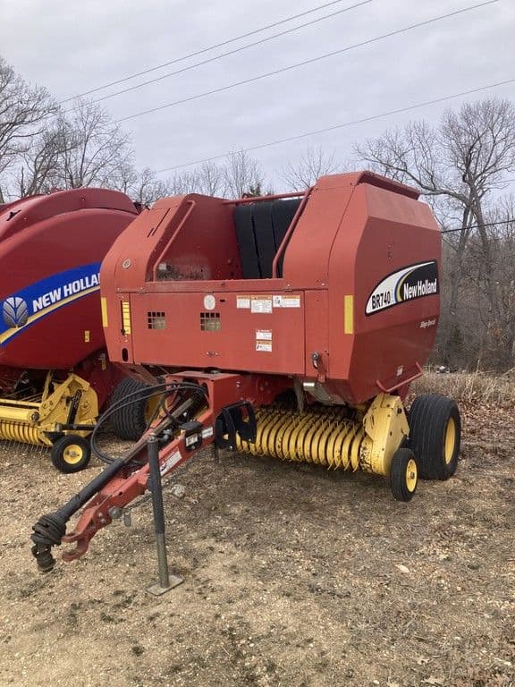 Image of New Holland BR740 Image 0