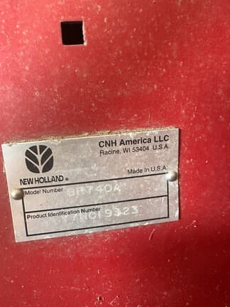 Image of New Holland BR740A equipment image 4
