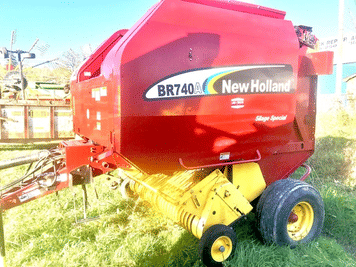 Main image New Holland BR740A