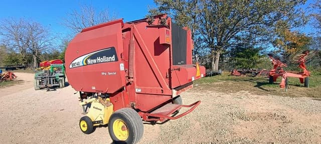 Image of New Holland BR740A equipment image 3