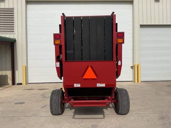 Image of New Holland BR750A equipment image 3