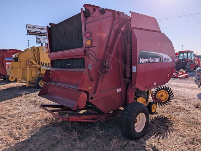 Image of New Holland BR780A equipment image 1