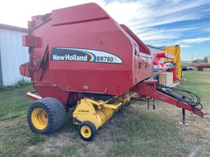 2007 New Holland BR780A Image
