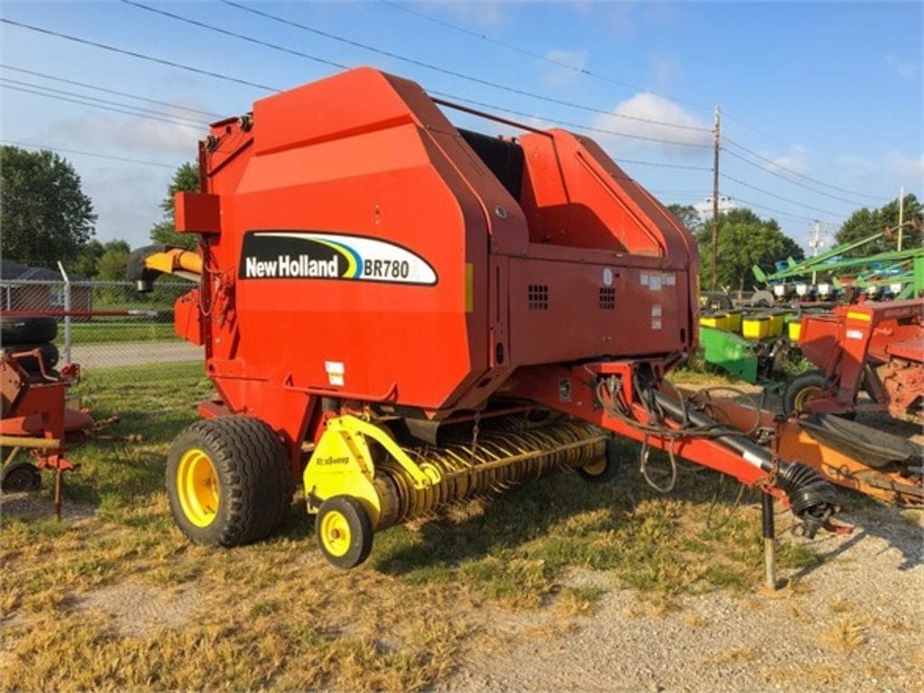 2007 New Holland BR780A Equipment Image0