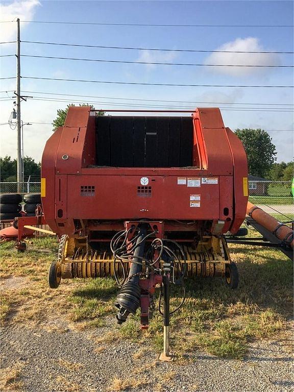 Image of New Holland BR780A equipment image 1