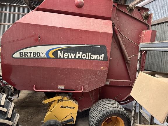 Image of New Holland BR780A Primary image