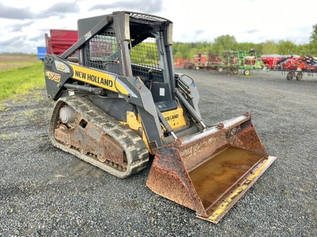 2007 New Holland C175 Equipment Image0