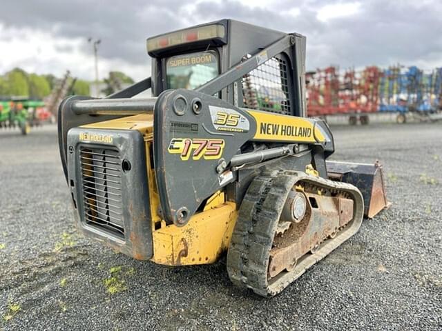 Image of New Holland C175 equipment image 4