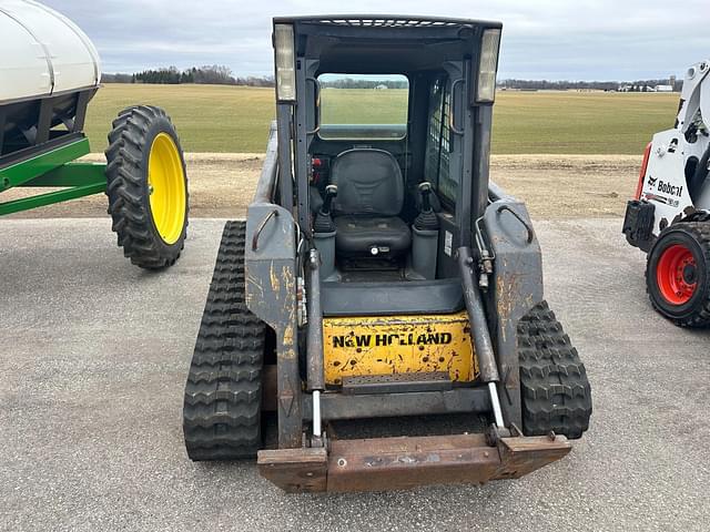 Image of New Holland C175 equipment image 4