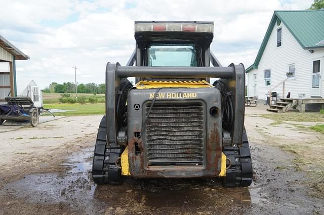 Image of New Holland C175 equipment image 4