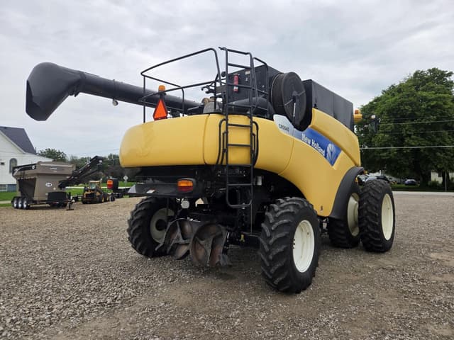 Image of New Holland CR9040 equipment image 4